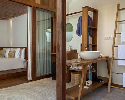 ISLAND&#x20;CENTER&#x20;POINT&#x20;004