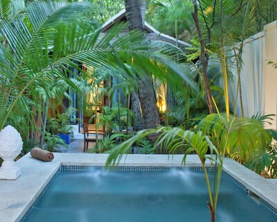 Pavilion&#x20;jacuzzi2