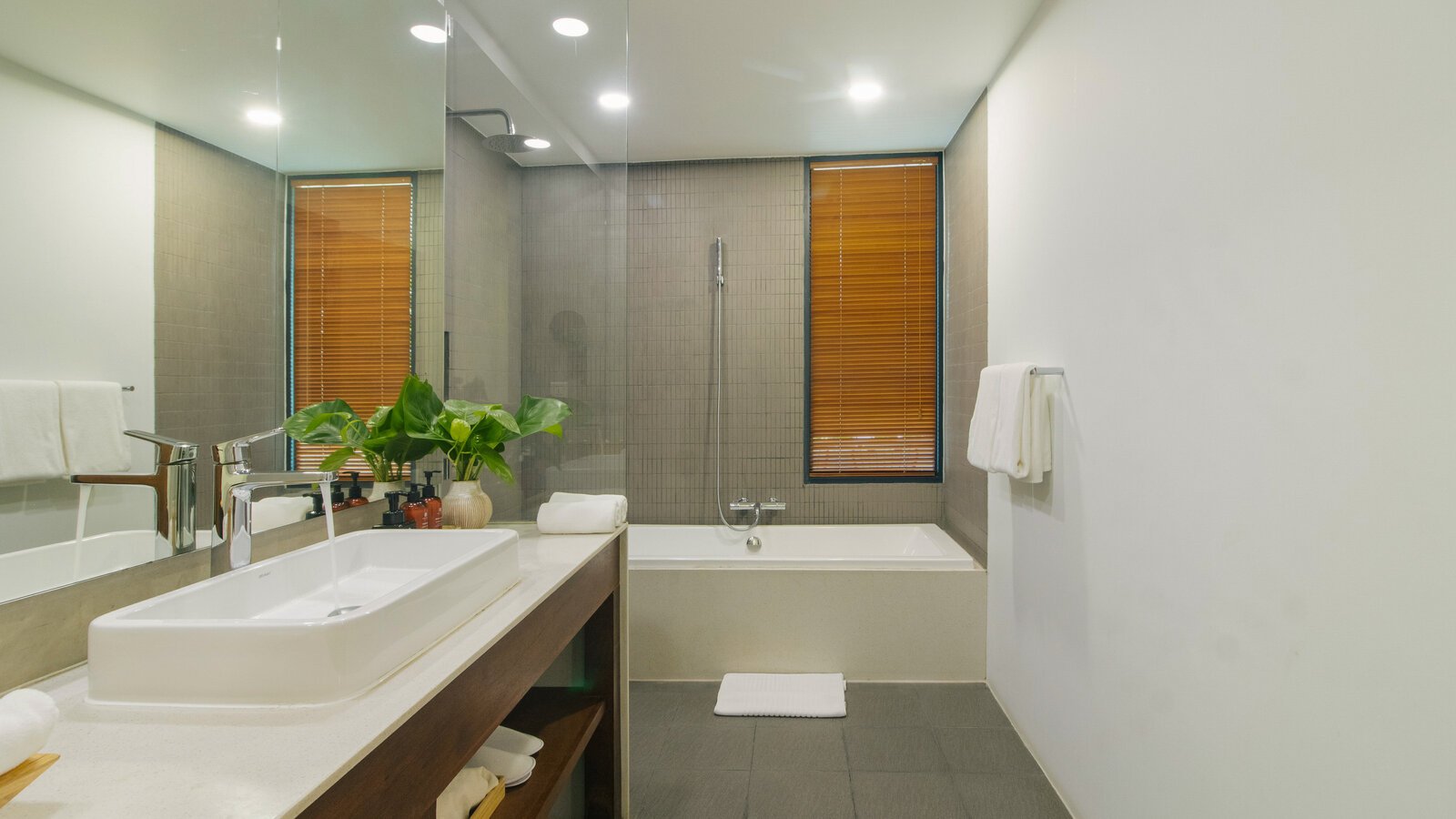 PH Junior Suite 2025 8