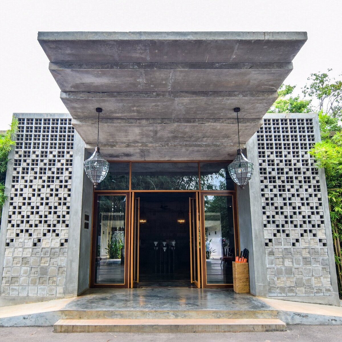 Templation&#x20;entrance&#x20;lb