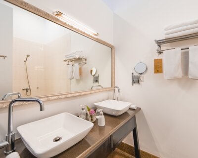 Bathroom Junior Suite Twin White Mansion