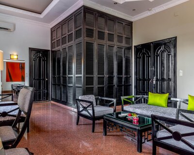 Suite Double living area