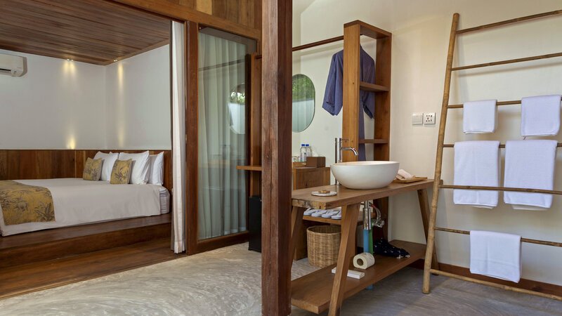 ISLAND CENTER POINT 004