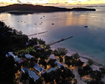 Saracen Bay early evening, Island Center Point resort, Koh Rong Sanloem, Cambodia