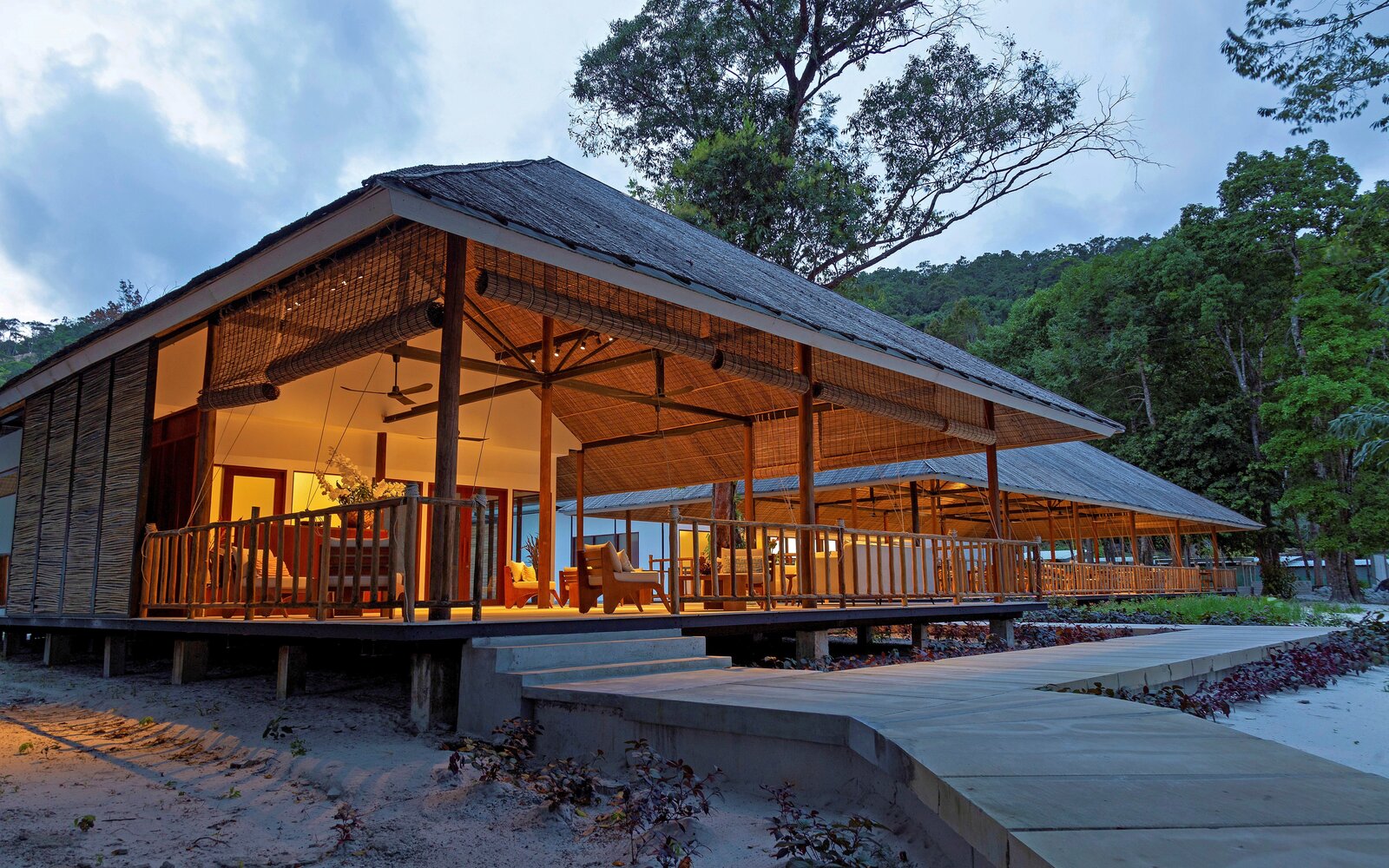 ISLAND CENTER POINT 054