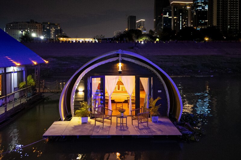 Floating jungloo night2