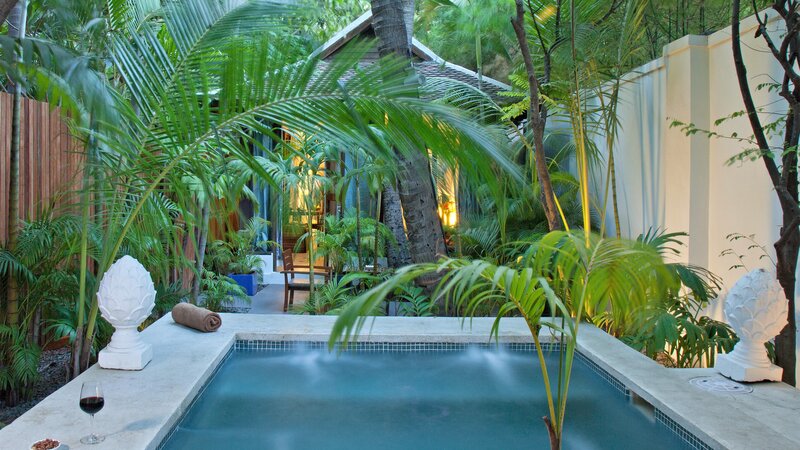 Pavilion jacuzzi2