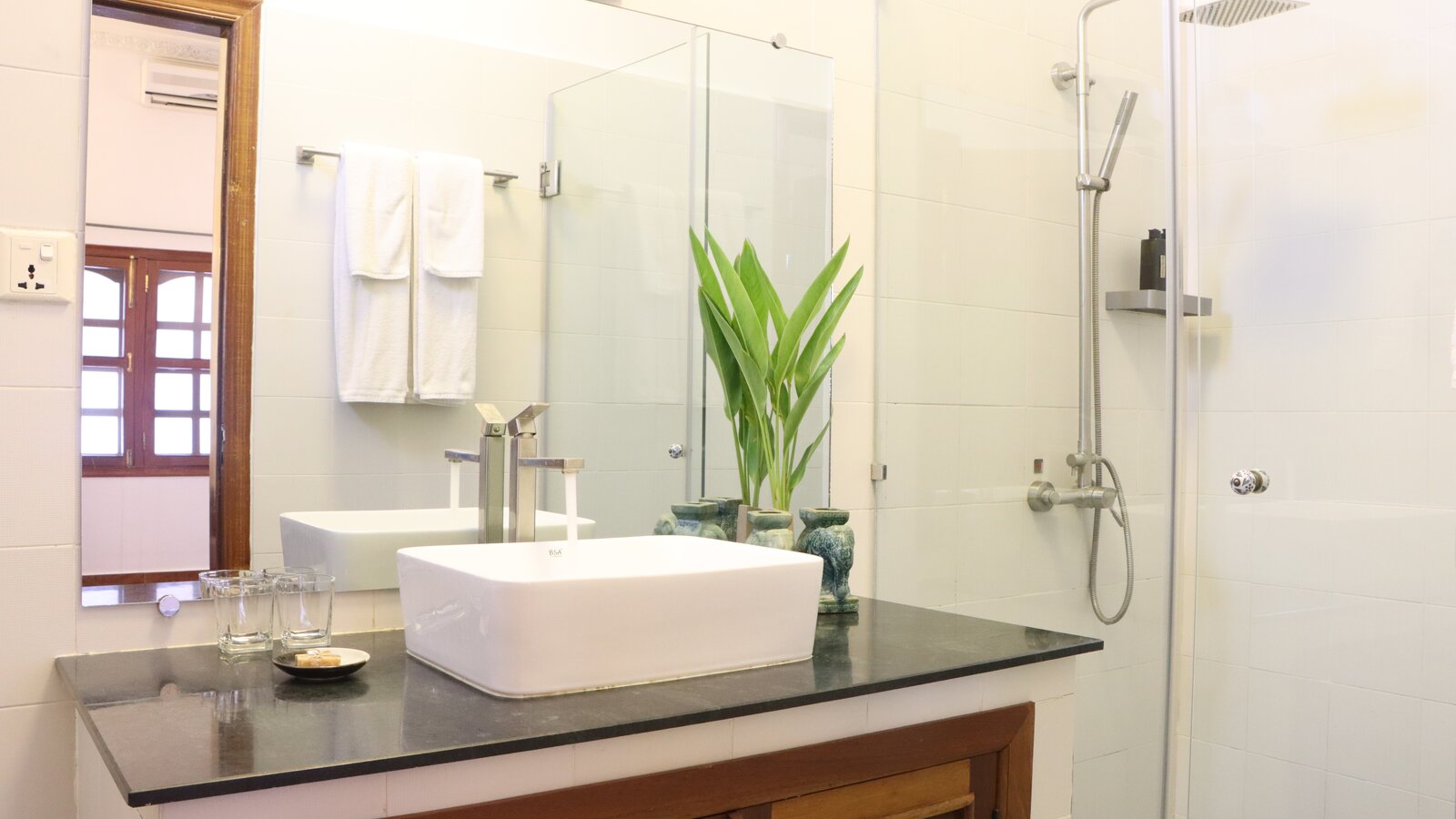 Pavilion Sunpool R33 20211007 6