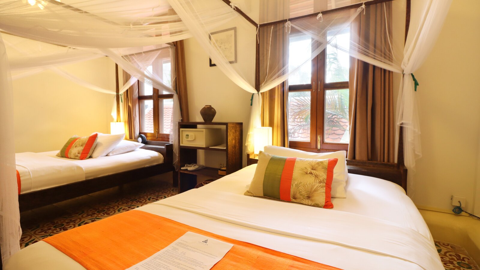 Pavilion Old House R10 Twin 20211007 2