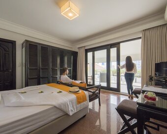 Deluxe Double White Mansion