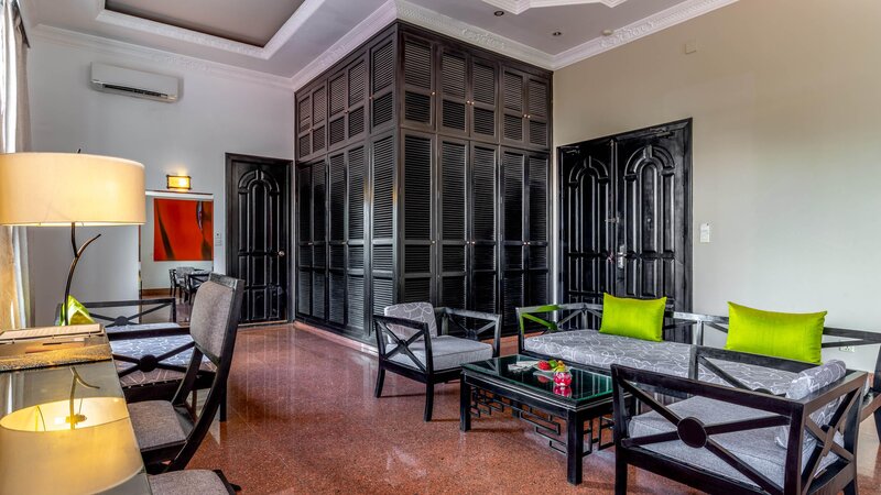 Suite Double living area