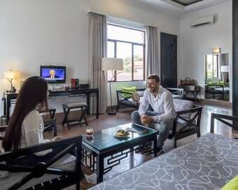 Suite Double White Mansion Living