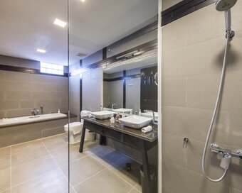 Bathroom Suite Double White Mansion